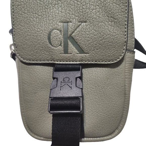 Calvin Klein Mini Flat Crossover Men s Pouch Bag - Picture 3 of 10